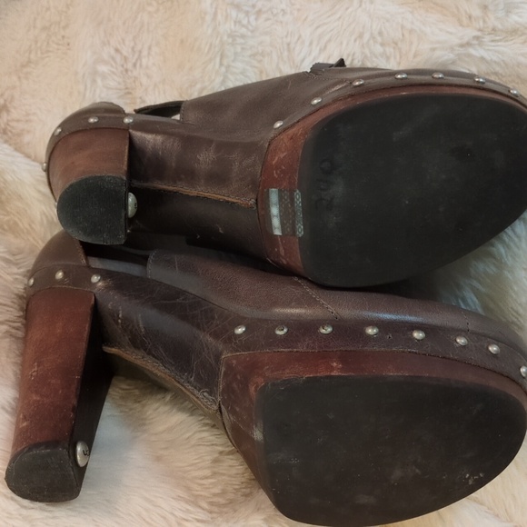 UGG Celestina Charcoal Leather Platform High Heels Clogs Studs - Picture 10 of 13